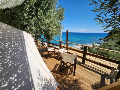 La Baia Guest House in 카리차 (에브리메니)