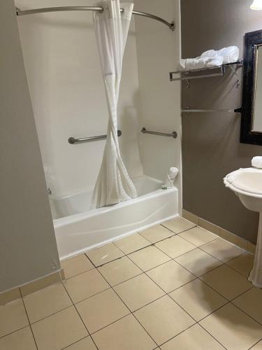 Travelodge by Wyndham Tucson AZ - image 12