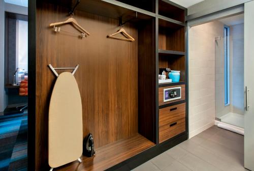 Aloft Boston Seaport District - image 10