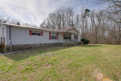 Dog-Friendly Georgia Home with Grill and Fishing Pond!