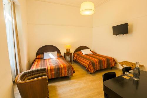 2 double beds