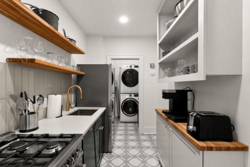 SoHo Siesta Stunning Apt w Private Balcony in Tampa, USA