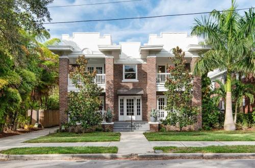 SoHo Siesta Stunning Apt w Private Balcony in Tampa, USA
