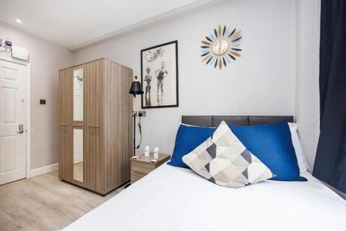 Chic Rooms in Spitalfields London - image 10