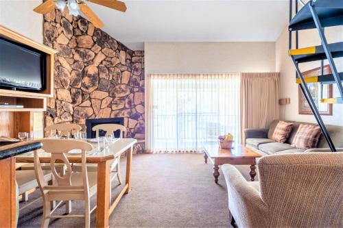Lagonita Lodge in Big Bear Lake, USA