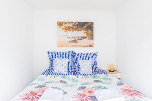 2 bedrooms, 4 beds