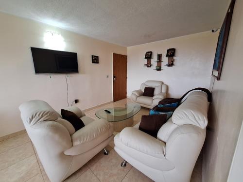 Shared lounge/TV area, Apartamento full equipado en Lecheria in Puerto La Cruz