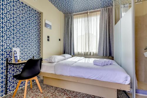 7ATHENS, Atene