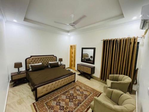 Fully Furnished 3 bedrooms Haven - image 5