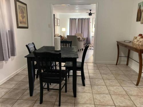 Secluded Cabin Home with 7 bedrooms and acreage