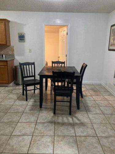 Secluded Cabin Home with 7 bedrooms and acreage