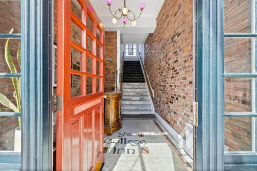 College Inn Hotel - main image