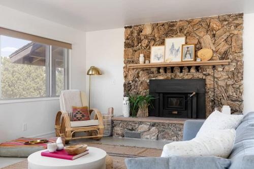 Sommer Ranch I Hiking Trails & Mountain Views in Yucca Valley, USA