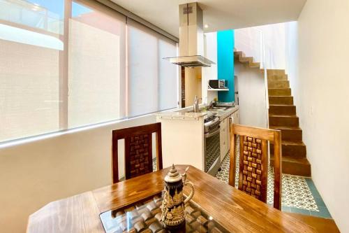Casa La Luz #2 Private One- bedroom Apartment with Full Kitchen and Private Roof Terrace in San Miguel de Allende, Mexico