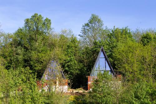 Bungalow with Garden View