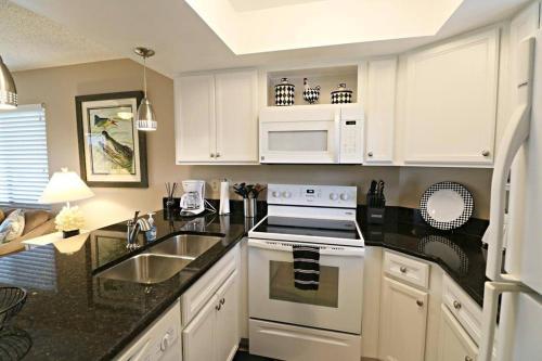 Beach Side complex B23 1 Bed 1 Bath w/Heated Pool in St. Augustine, USA