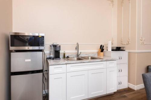 Lavish 2-bedroom Apartment in LA! in Los Angeles, USA