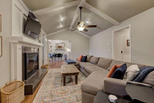 Family Home 5 Beds 3 Baths By Oc in Edmond, USA