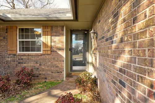 Family Home 5 Beds 3 Baths By Oc in Edmond, USA