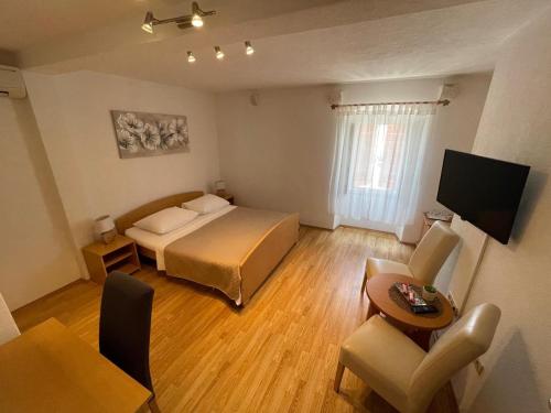 Apartments and rooms by the sea Trogir - 22597