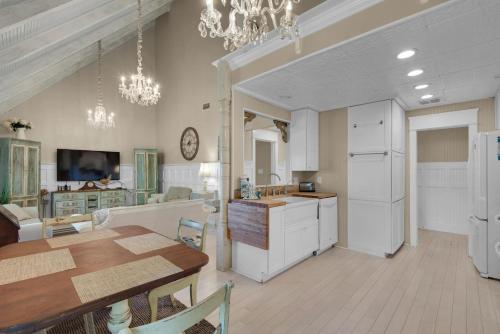 Coconut Cottage by RealJoy Vacations - image 11