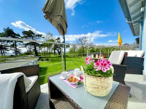 Villa Windflüchter Ferienwohnung 3 in Thiessow, Deutschland