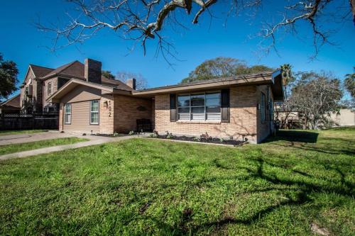 Gulfside Getaway Awaits in Corpus Christi, USA