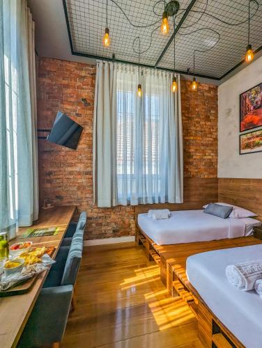 2 twin beds