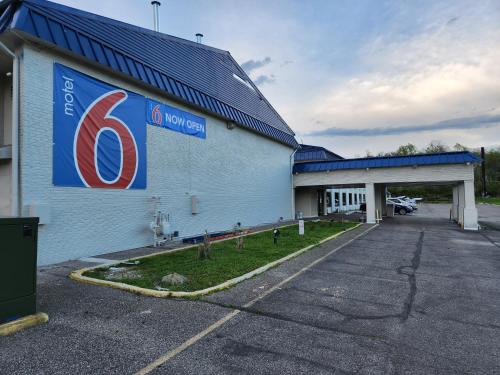 Motel 6 Williamstown, WV in Williamstown, USA