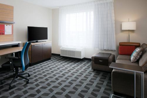TownePlace Suites by Marriott Kansas City Airport - image 12