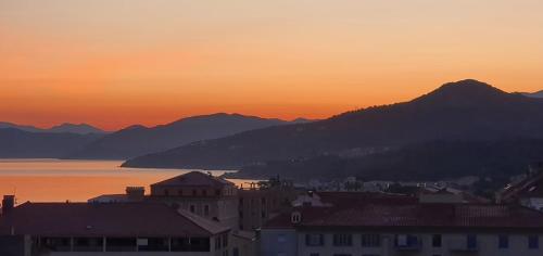 Vue imprenable mer et montagnes - Location saisonnière - L'Île-Rousse