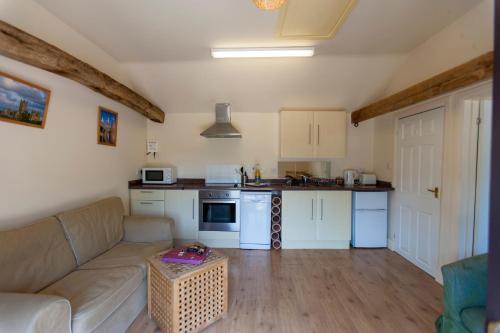 Five Cottages in AONB in Hastingleigh