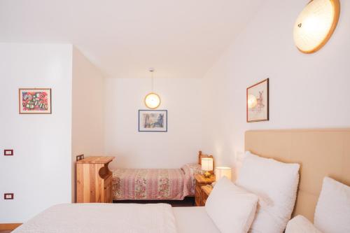 1 king bed, 1 sofa bed