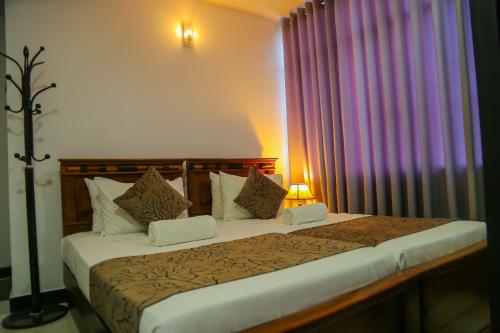 Kandy Tower Inn - Tap to explore photos