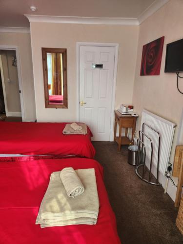 Twin Palms Guesthouse - image 12