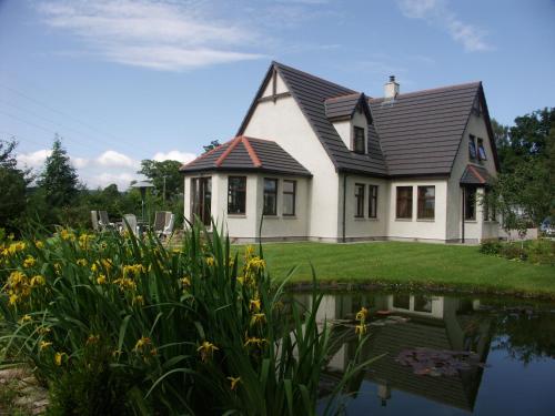 Home Farm Bed and Breakfast - Accommodation - Muir of Ord