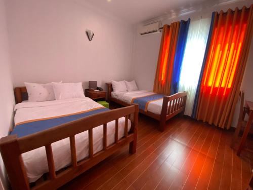Twin Room image 5