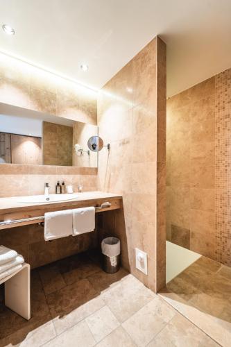 Naturhotel Leitlhof Room Type - Deluxe Double Room with Balcony