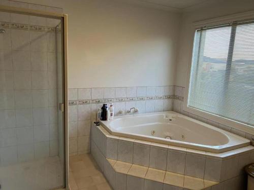 Pleasant Private Room in Taylors Lake Near Melbourne Airport in 泰勒湖