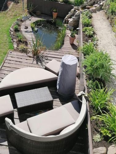 Ferienwohnung Unterm Wald - Pool + Garten + Panorama