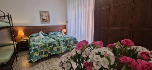 Double or Twin Room image 5