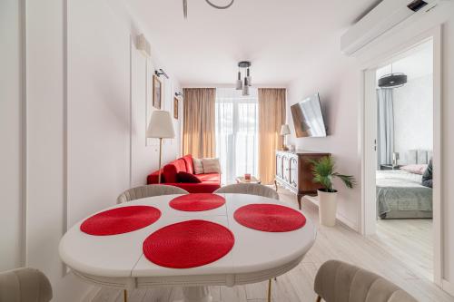One-Bedroom Apartment image 10
