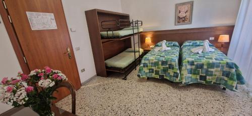 Triple Room image 3
