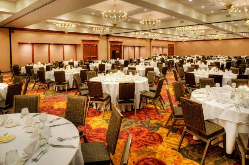 DoubleTree by Hilton Hotel St. Louis - Chesterfield