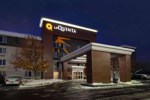 La Quinta by Wyndham Detroit Utica in Utica, USA