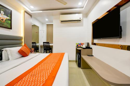 Hotel Bhartiya-New Delhi Railway Station-2 minutes walk – Delhi, NY