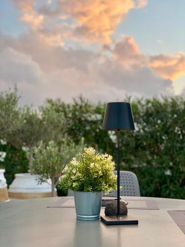 DL Santorini – Monolithos-Beach, UT