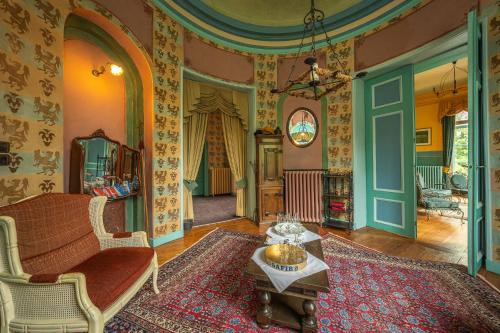 Leyselebeke Castle – Bruges, WY
