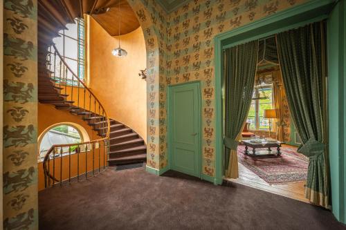 Leyselebeke Castle – Bruges, WY