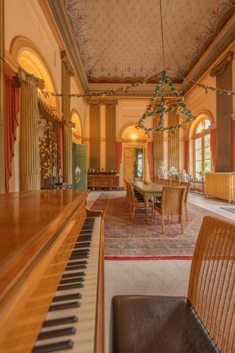 Leyselebeke Castle – Bruges, WY